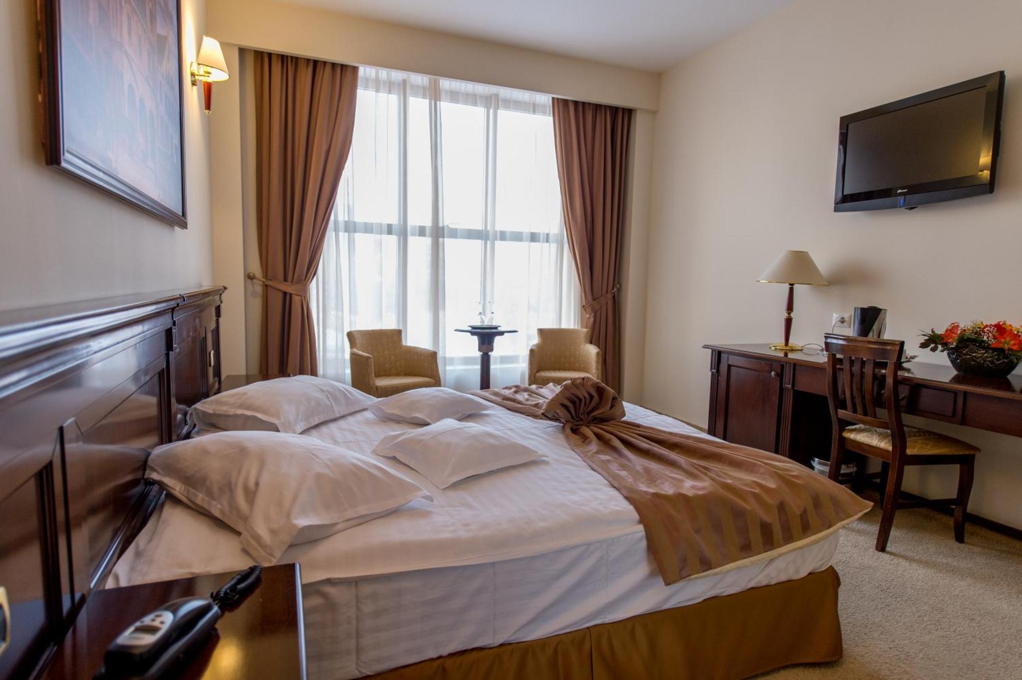 Hotel Rexton Craiova Quarto foto
